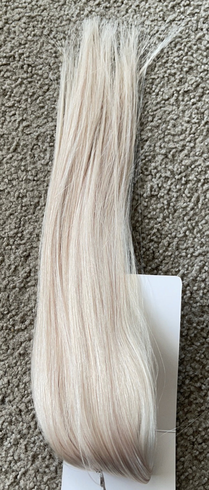 Tape hair extensions #100 CHAMPAGNE BLONDE