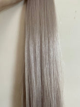 Load image into Gallery viewer, Tape hair extensions Royal Frosting #1010
